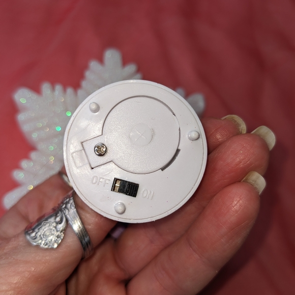 Pier One NIB Snowflake flameless LED  tealight candle holder set white g… - Picture 6 of 17